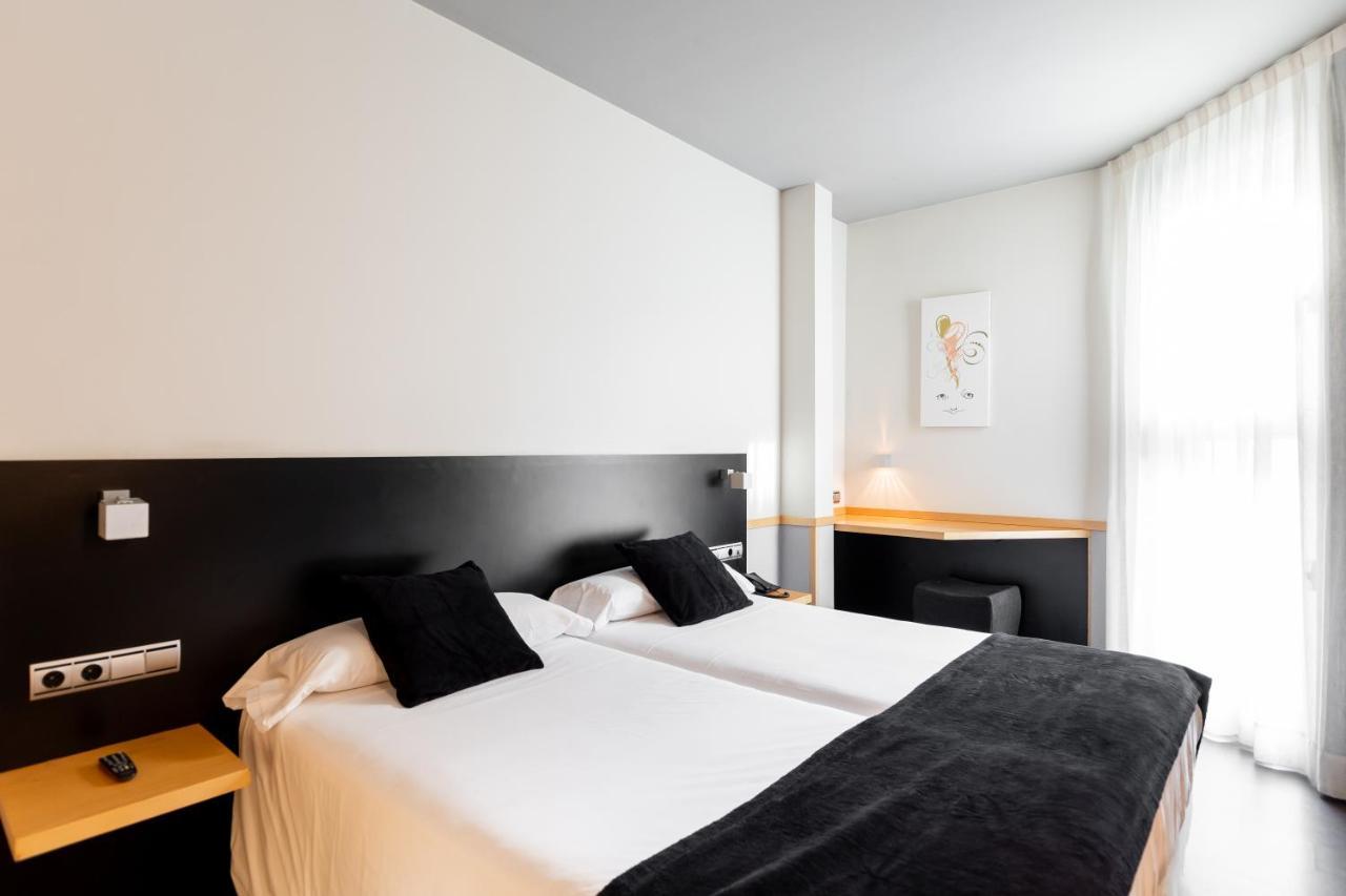 Onix Liceo Hotel Barcelona Exterior foto